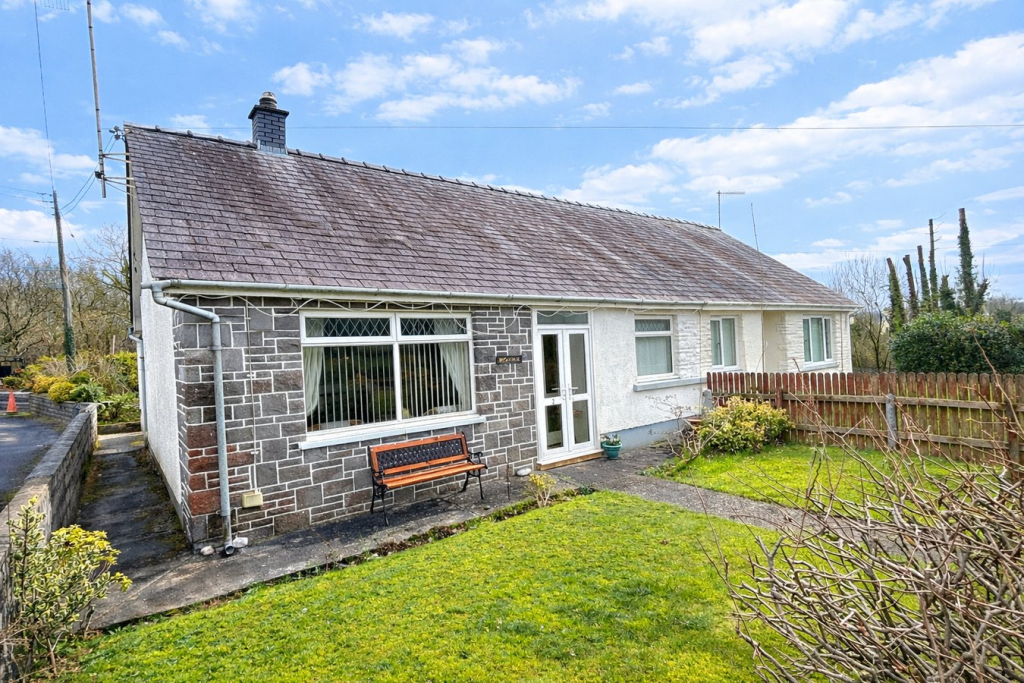 Main image of property: 2 Godre'r Coed, Llangybi, Lampeter, SA48