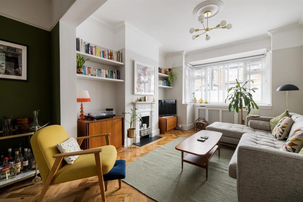 House in London, Cann Hall, Leytonstone - View 2