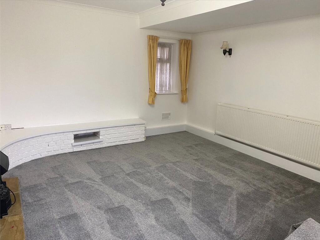 House in Boughton, Spring Park, Kingsthorpe - View 3