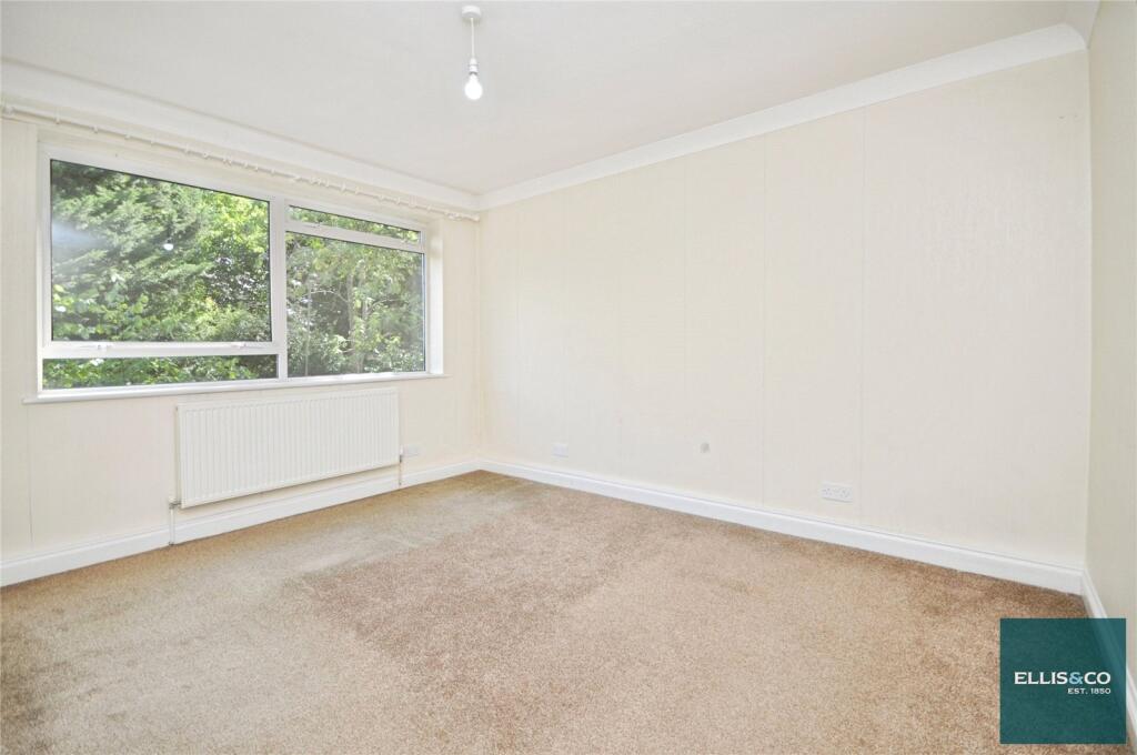 Sunbury Court, Manor Road, Barnet, EN5 photo 2