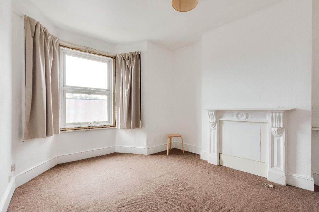 House in London, Blackheath Royal Standard, East Greenwich - More