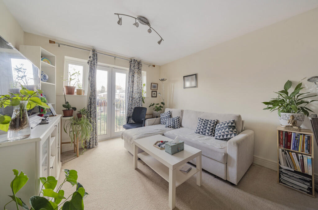 Apartment in London, Royal Borough of Kingston upon Thames - View 4