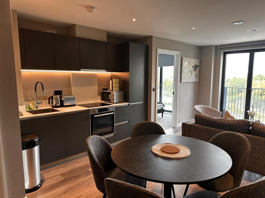 Apartment in Leeds - View 5