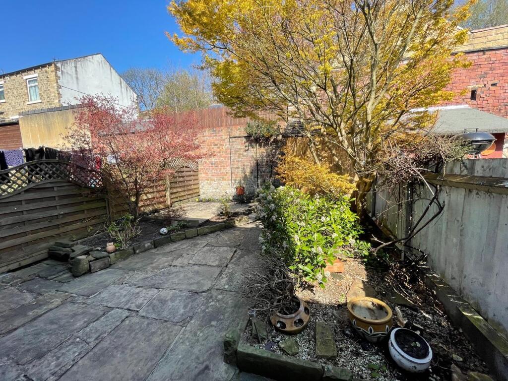 House in Huddersfield - View 2
