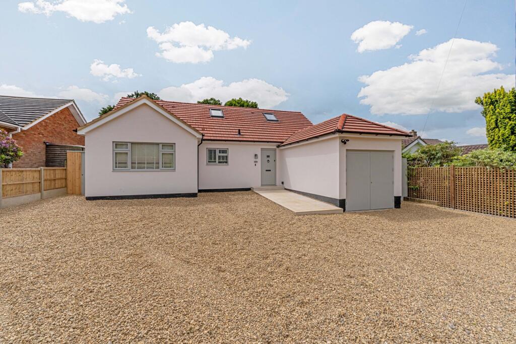 5-bed detached on Devitt Close, Ashtead, KT21, £1,000,000
