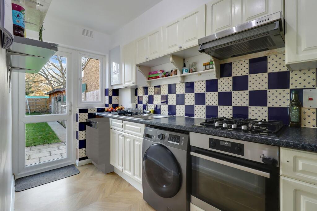 Speer Road, Thames Ditton, KT7 photo 4
