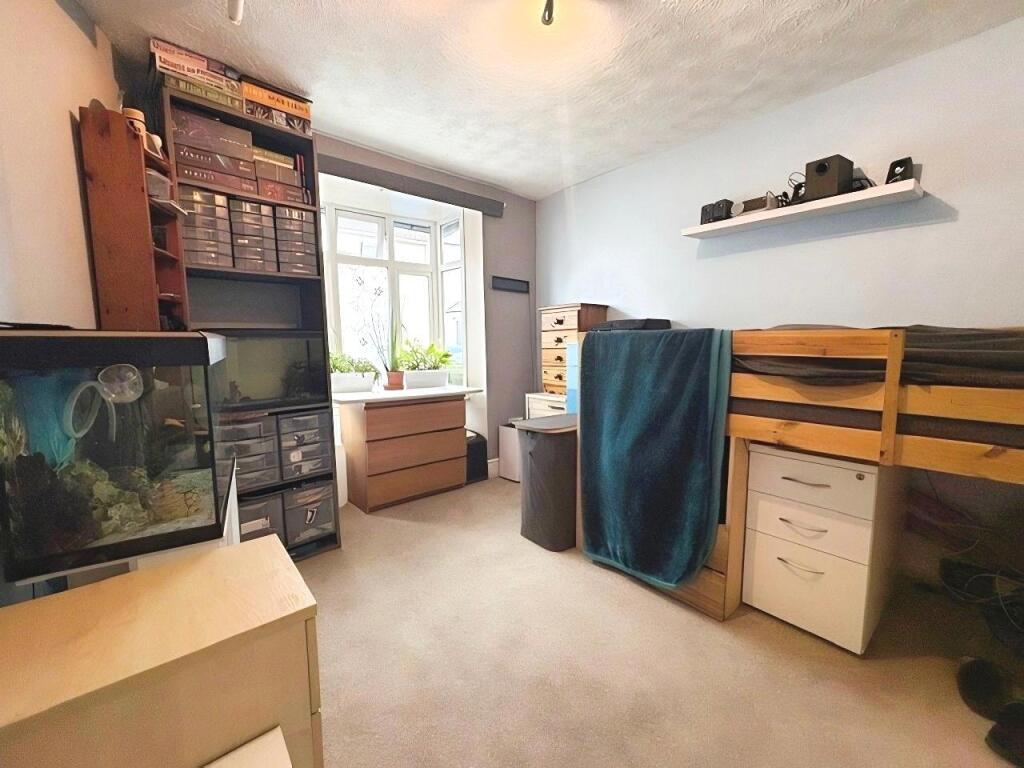 House in Aylesbury, Buckinghamshire - More