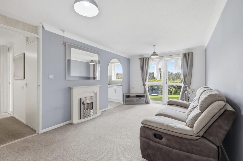 Apartment in Epping Forest, Waltham Abbey - View 2