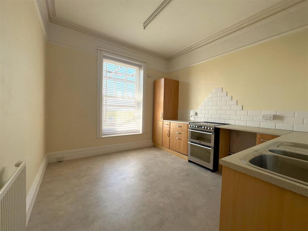 Fitzalan Road, Littlehampton photo 4