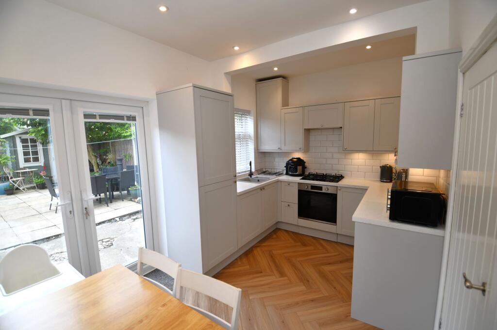 Montonfields Road, Eccles, M30 photo 4