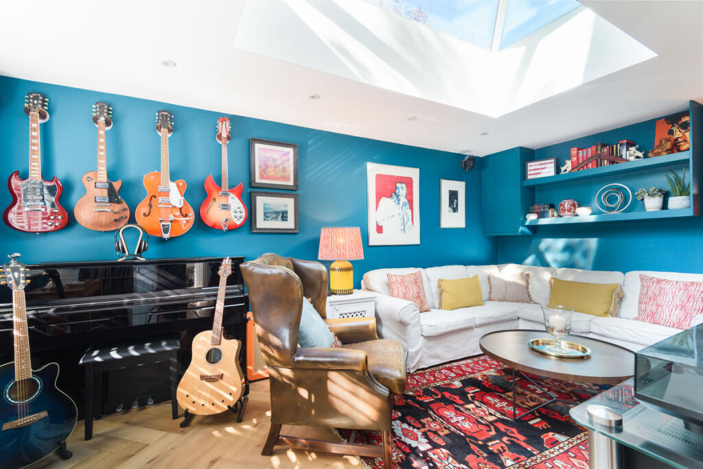 House in Slough - View 4
