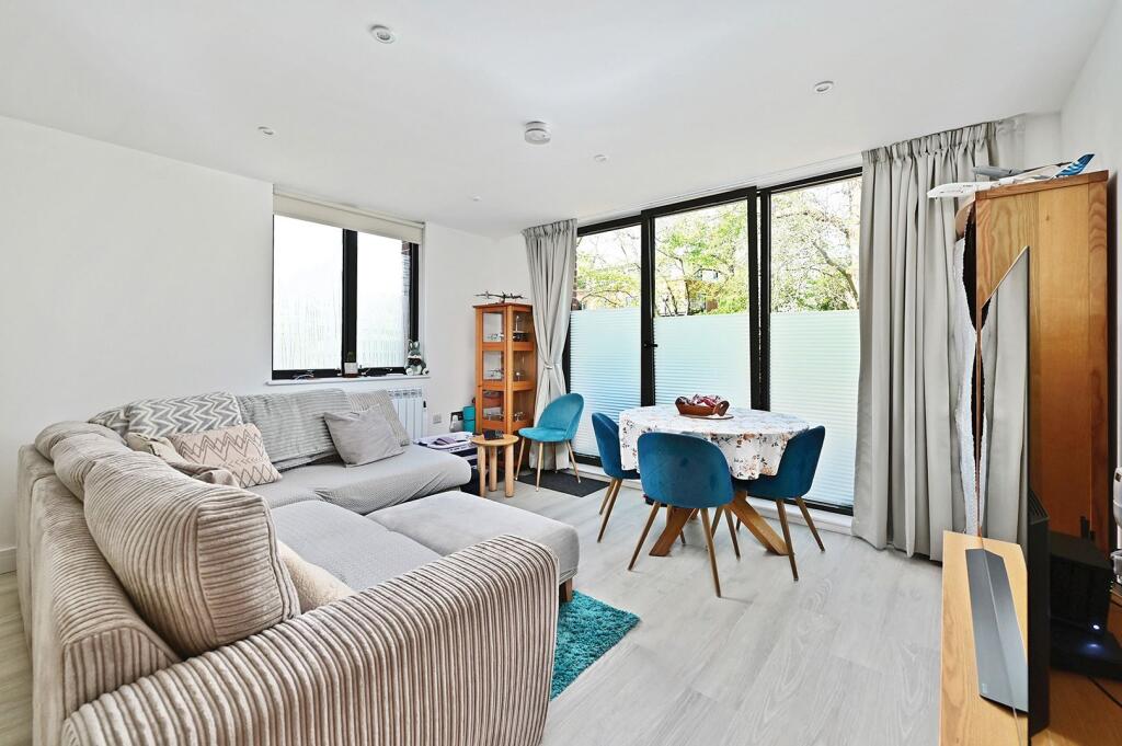 Main image of property: Farnborough Road, Farnborough, GU14