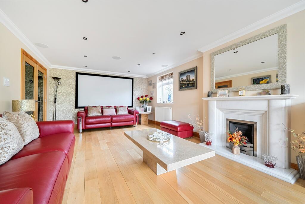 House in Enfield, London Borough of Enfield - View 5