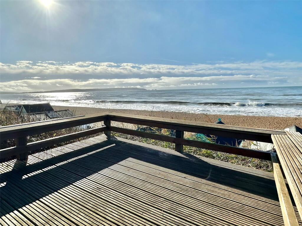 Beach Hut 17, Cliff Road, Milford-On-Sea, Hampshire, SO41 - View 3