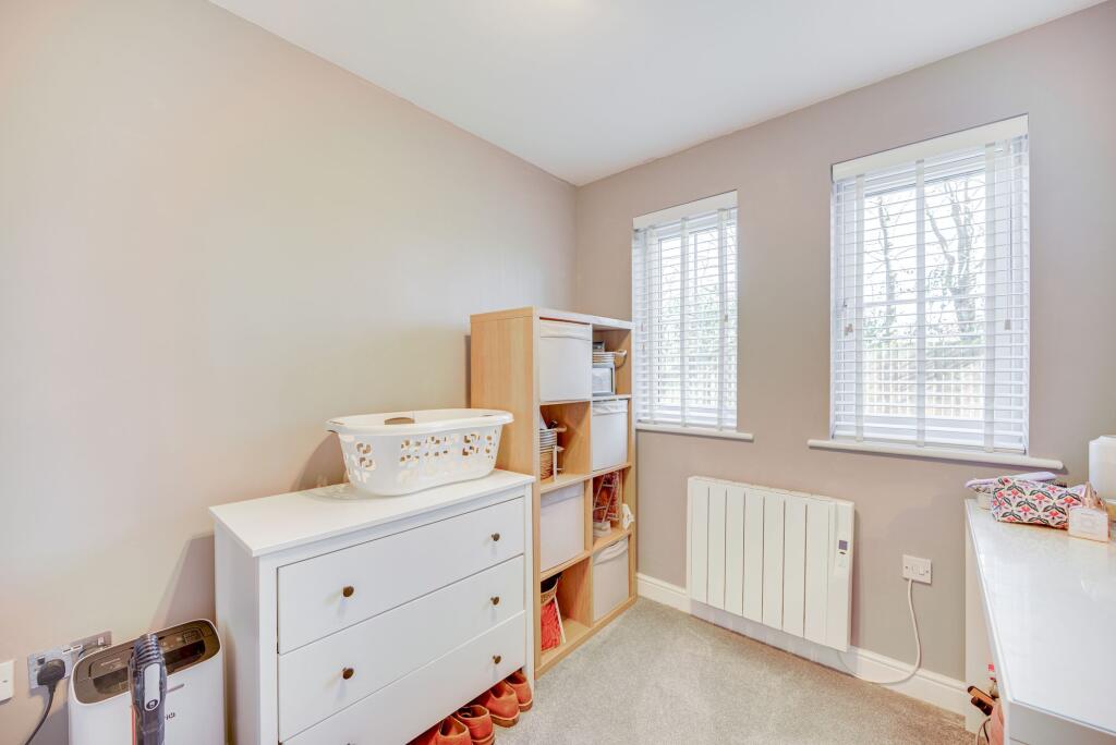 Apartment in Congleton, West Heath - More