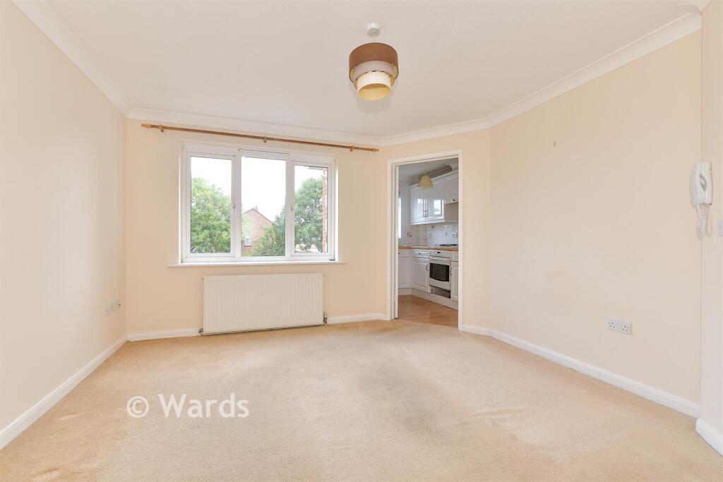 Apartment in Whitstable, South Tankerton - View 3
