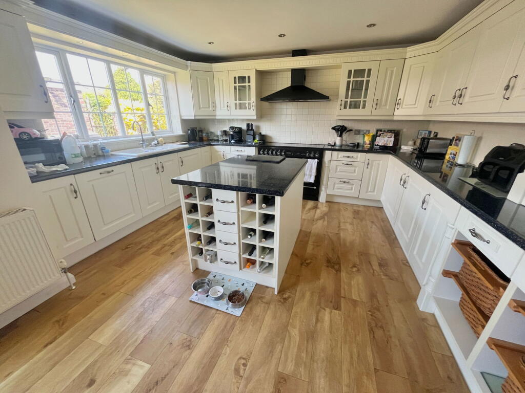 Bramley Gardens, Alverstoke, Gosport PO12 2DW photo 3