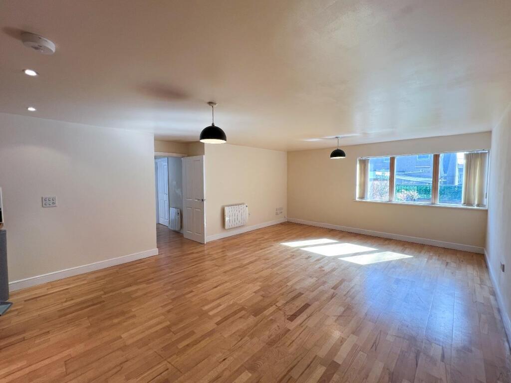 Apartment in Porthcawl, Nottage - View 3