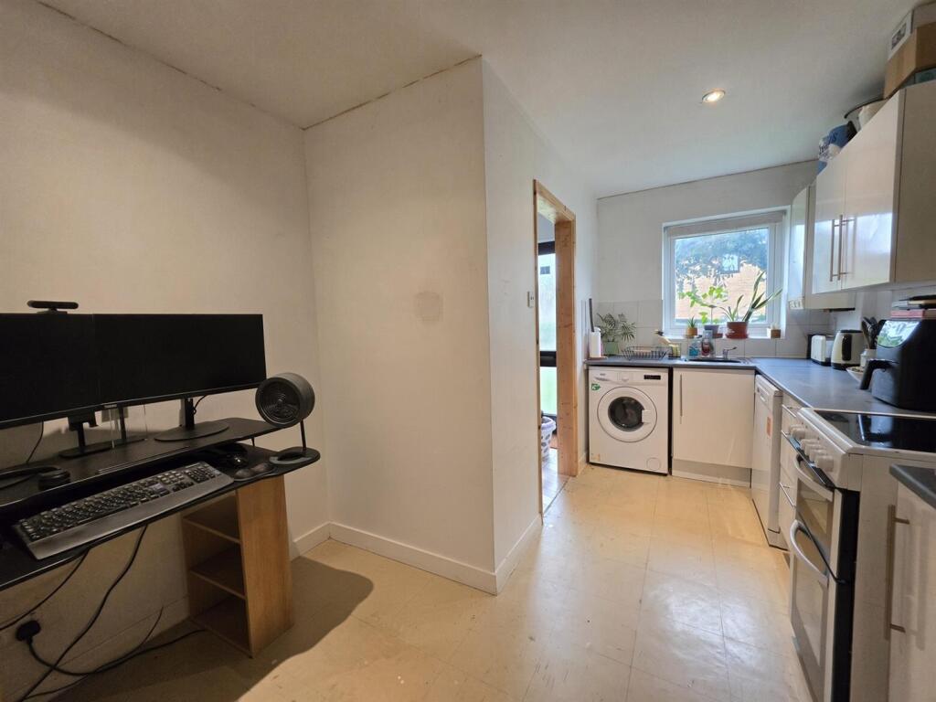 House in Southend-on-Sea - View 5
