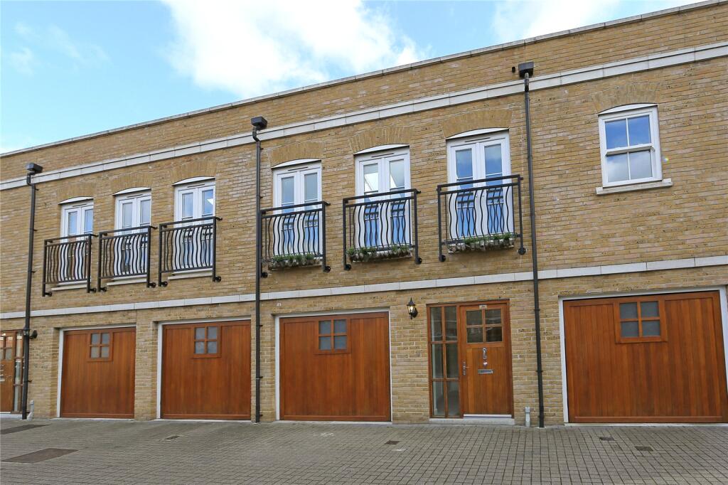 2 bedroom mews property for rent
