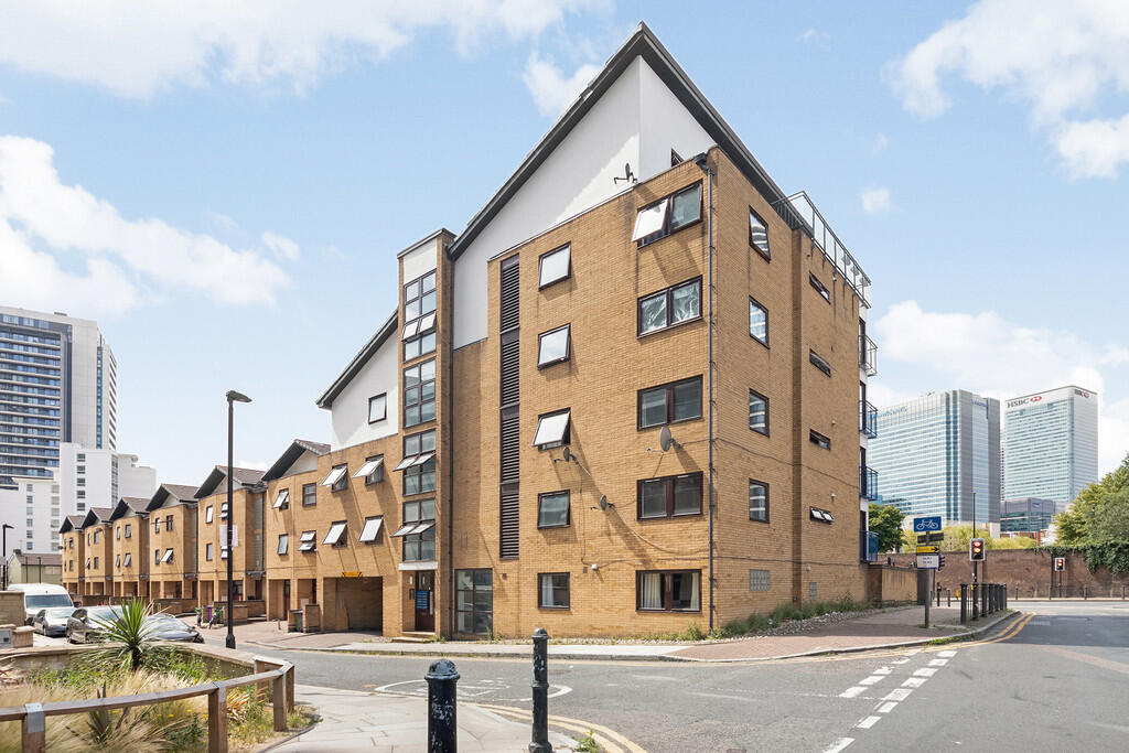 Main image of property: Gaselee Street, Canary Wharf, E14