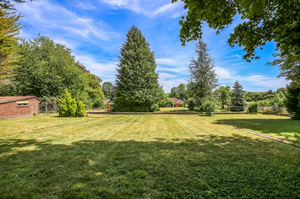 House in Test Valley, Upper Bullington, Bullington - More
