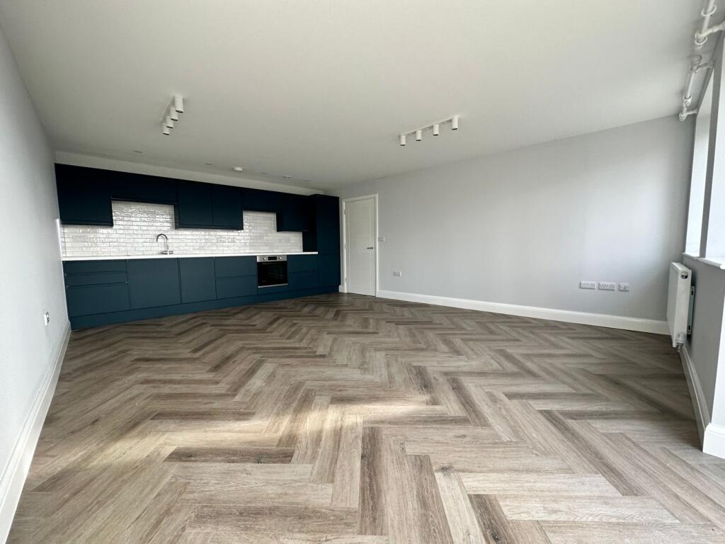 Apartment in Rother, Central, Bexhill-on-Sea - View 3