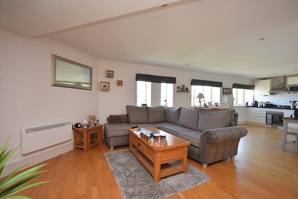 Apartment in Cardiff, Sully and Lavernock - View 2
