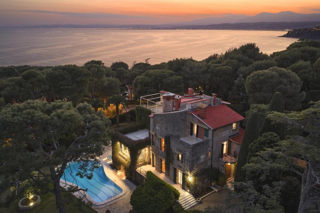 Main image of property: Provence-Alps-Cote d`Azur, Alpes-Maritimes, St-Jean-Cap-Ferrat