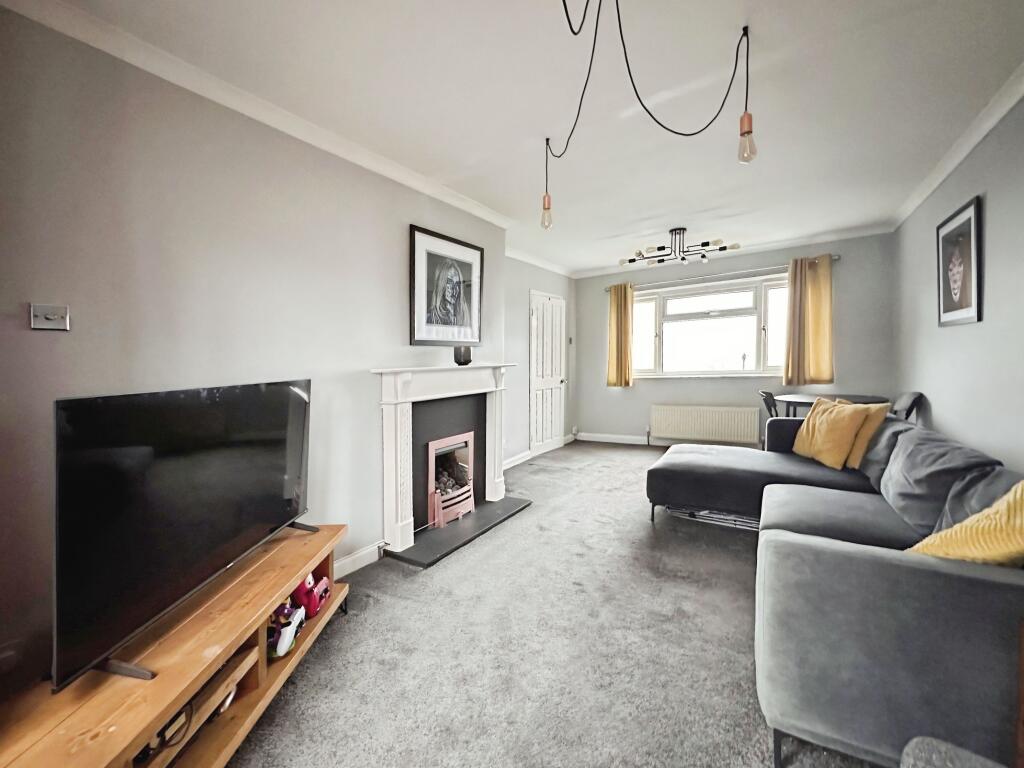Highfield Road, Pudsey, LS28 photo 4