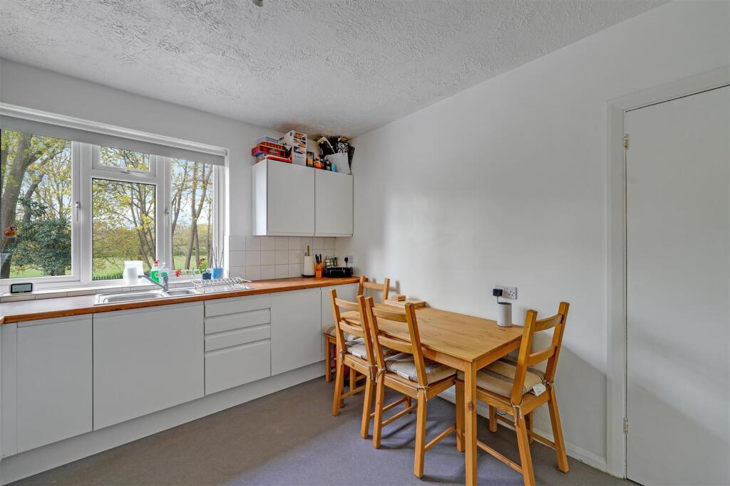 Apartment in Twickenham - View 5