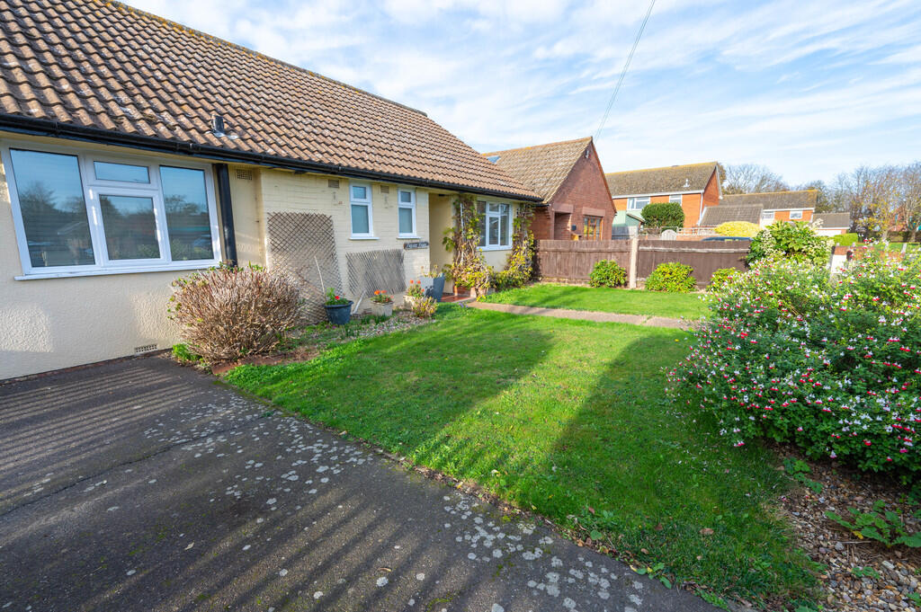 Ataka Road, Felixstowe photo 2