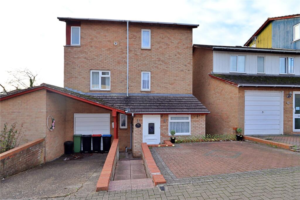 3-bed semi-detached on Wandsworth Place, Bradwell Common, Milton Keynes, Buckinghamshire, MK13, £325,000