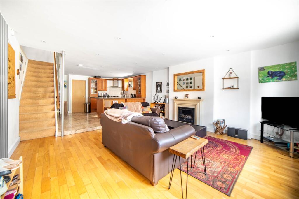 House in Newcastle upon Tyne, Tyne and Wear - View 4