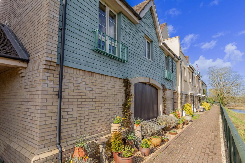 Main image of property: Hunloke Way, Malmesbury, SN16