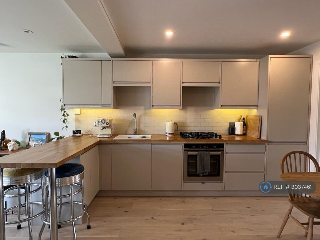 Apartment in London - View 5