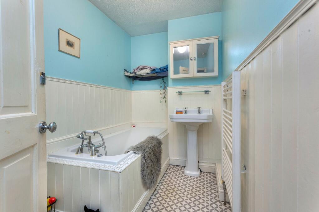 Apartment in Hove, Brunswick - More