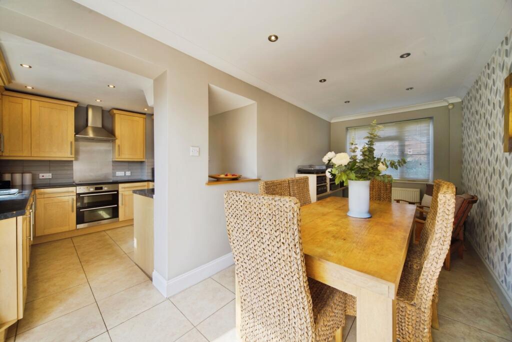 Poplar Shaw, WALTHAM ABBEY, Essex, EN9 photo 4