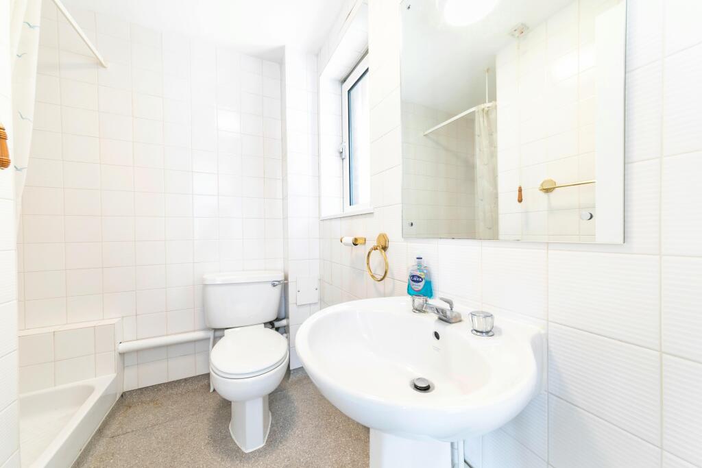 Suite 3, 17 Pepper Street -11.jpg