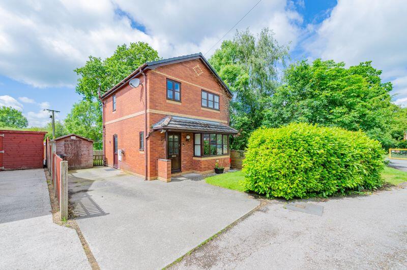 3-bed detached on Lane End, Wrexham, £169,995