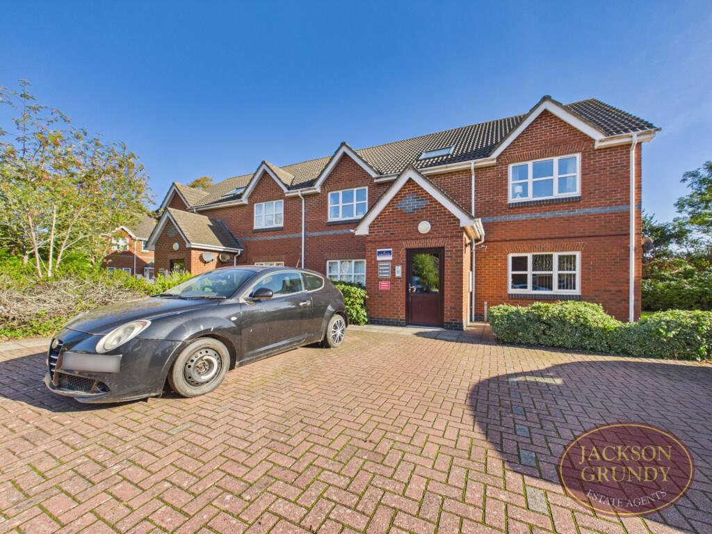 Main image of property: Crosse Close, Weedon, NN7 4PG