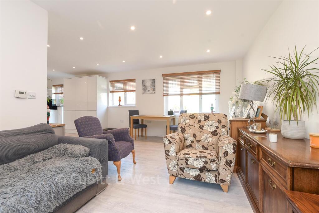 Cotton Walk, Broadfield, Crawley, West Sussex - View 3