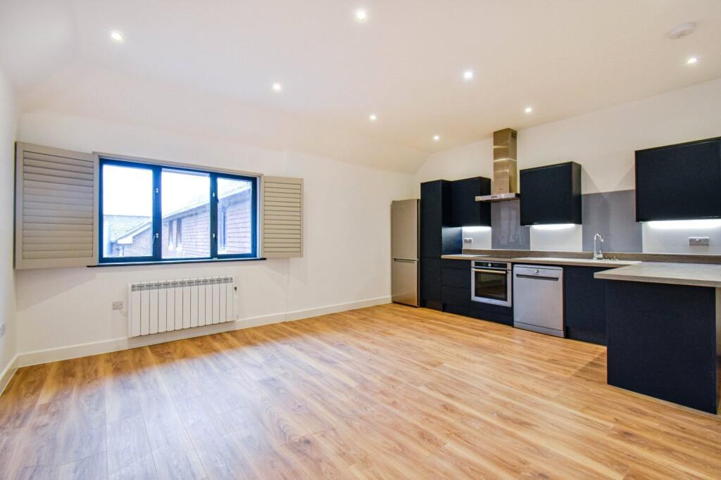 Main image of property: 53 The Broadway, Thatcham, Berkshire, RG19