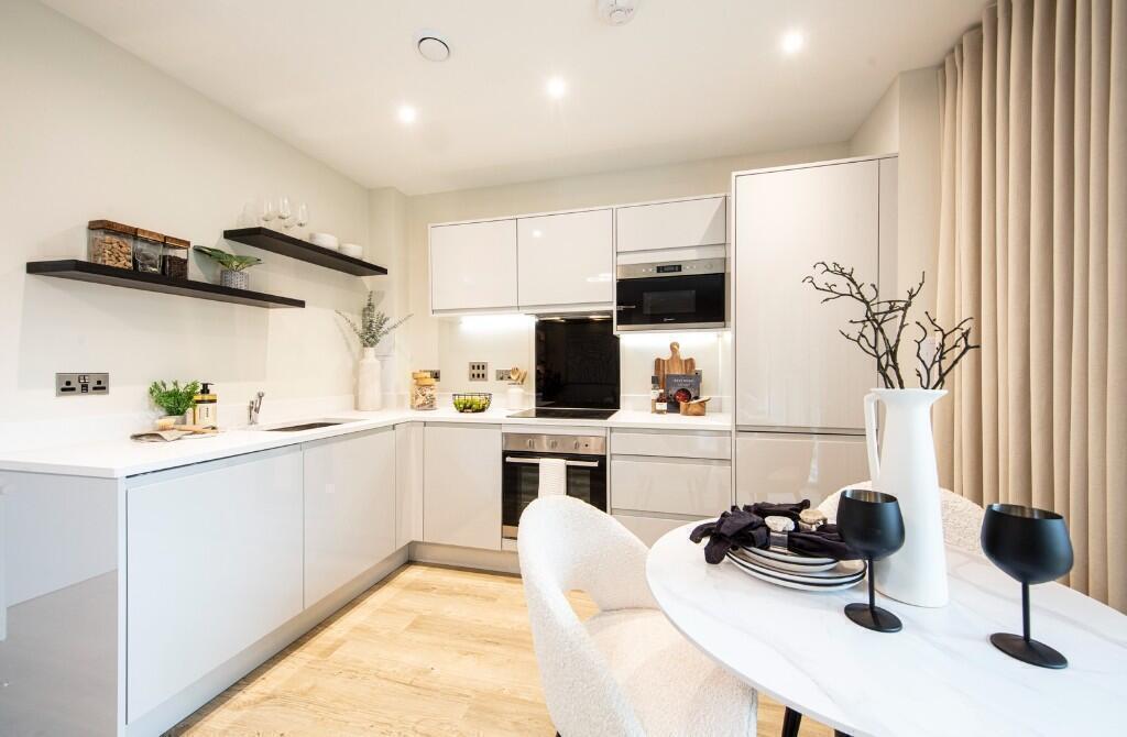 Apartment in Enfield - View 5
