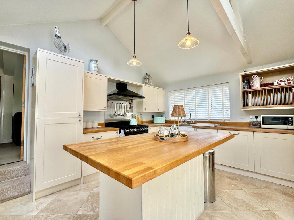 House in Llandrindod Wells, St. Harmon - More