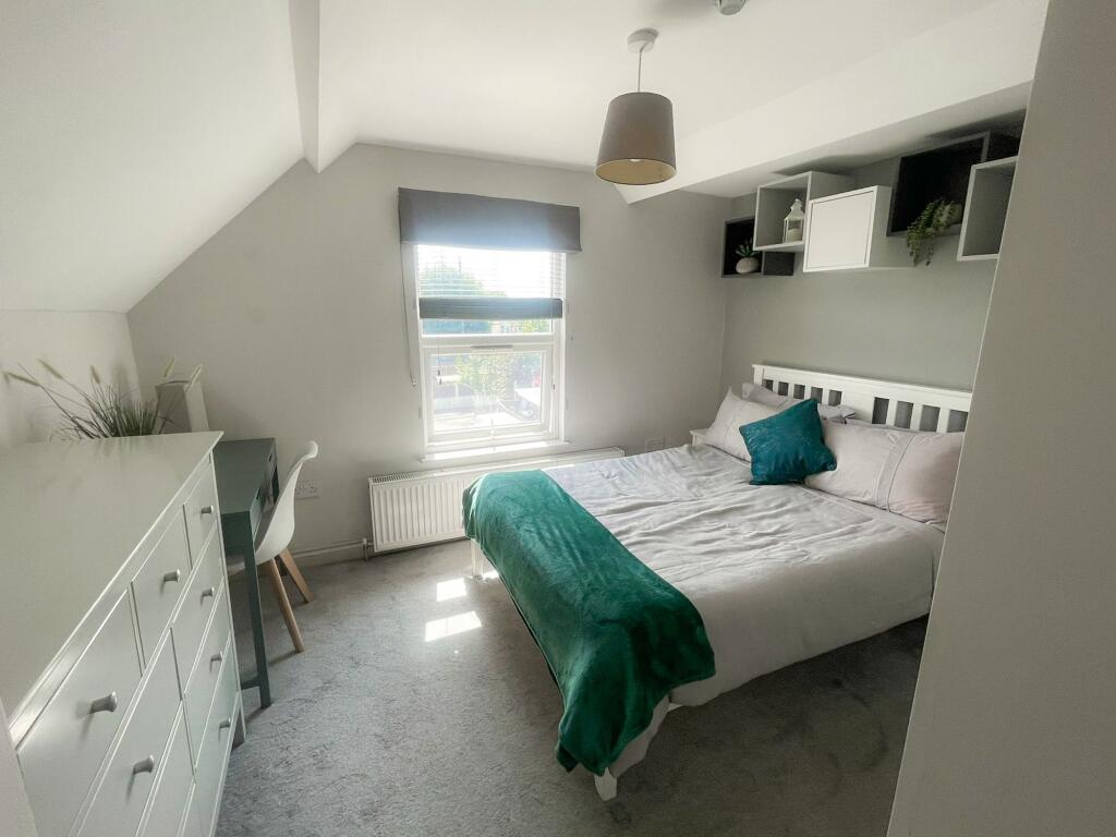 Main image of property: Room 6, Tilehurst Road, Reading, RG1