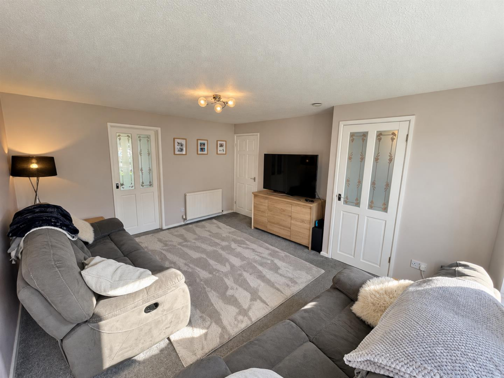 Marlston Avenue, Wirral photo 3