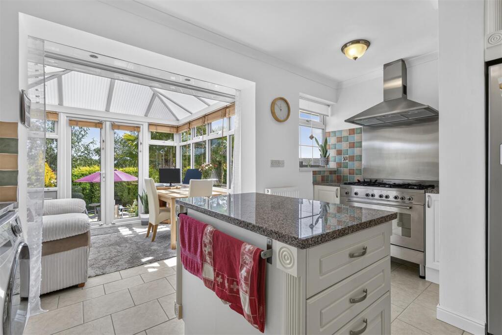 House in Mansfield, Berry Hill - View 5