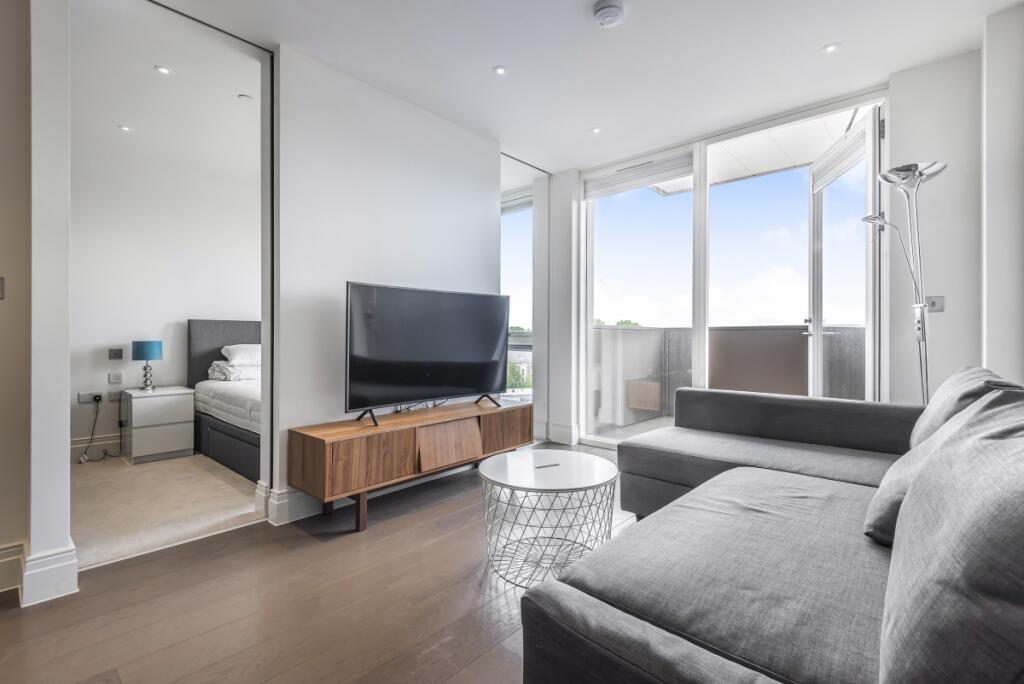 Apartment in Kingston upon Thames - View 3