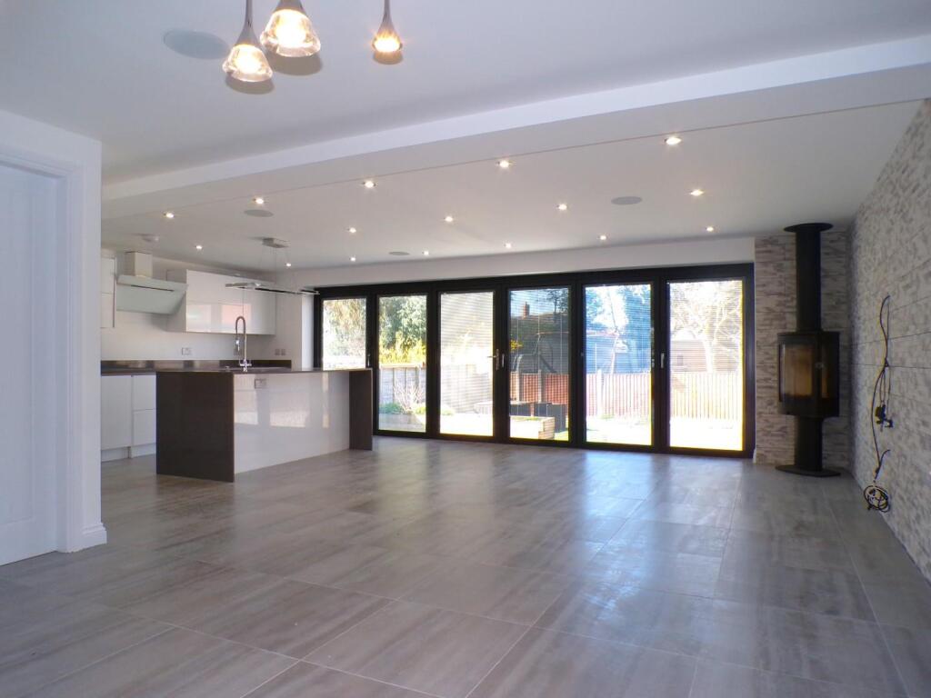 Willows Drive, Failsworth, Manchester photo 2